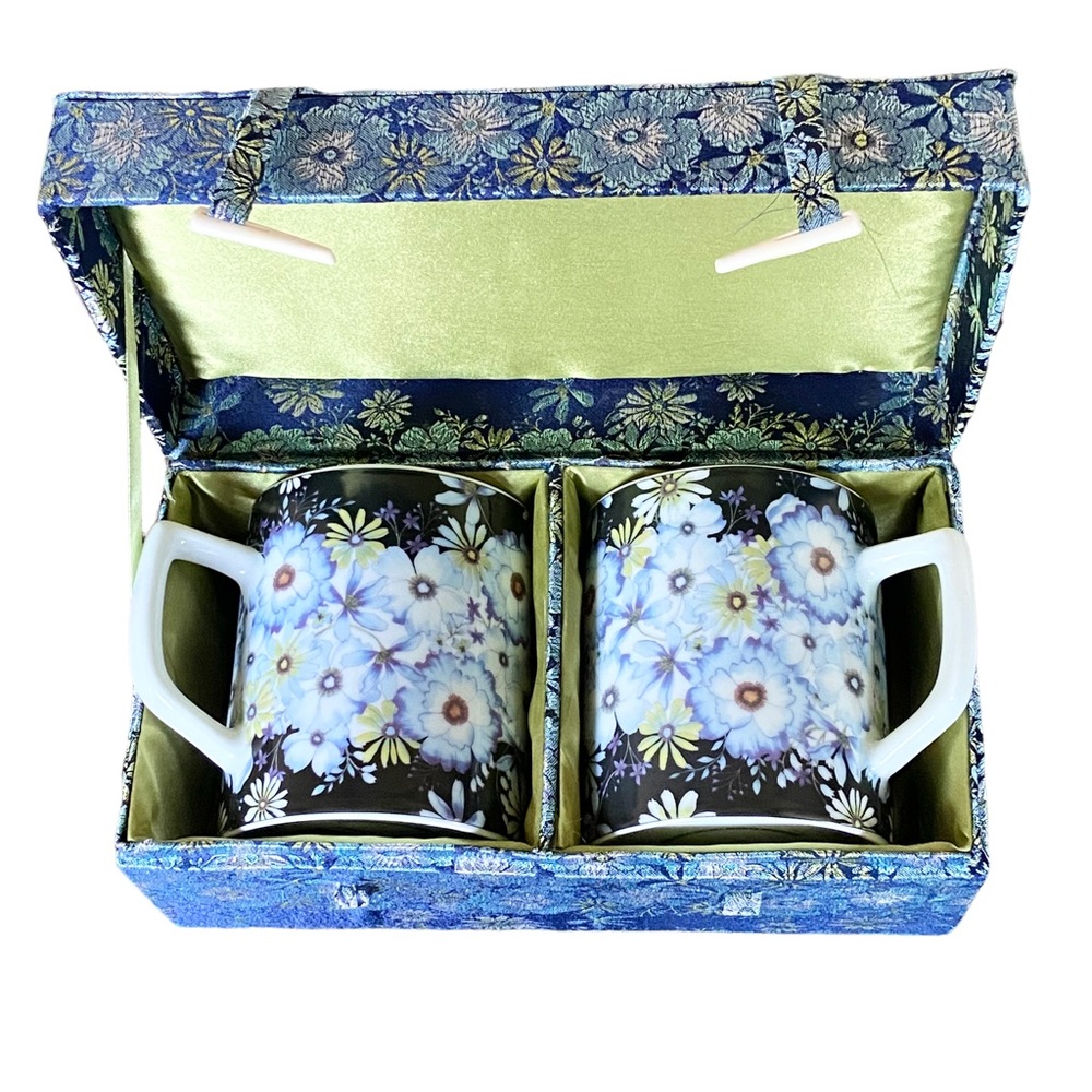 BARNES AND NOBLE Floral Coffee Tea Mug Set of 2 with Box